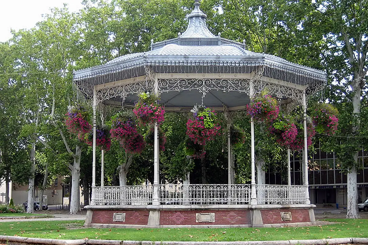 Un kiosque à musique en Lot-et-Garonne
